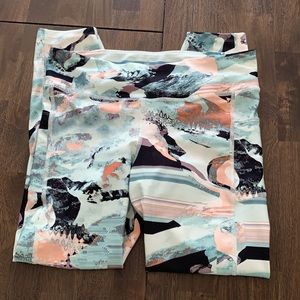 Under armor heat gear Capri leggings